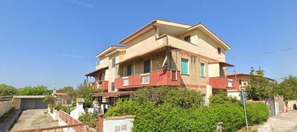 Apartamento de 3 habitaciónes en Pomezia, Italy No. 196536 11