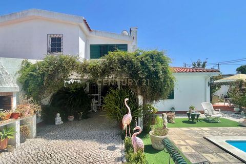 4 bedrooms Villa in Corroios, Portugal No. 197769
