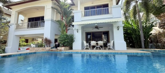 Casa de 4 dormitorios en Pattaya, Thailand No. 26569 2