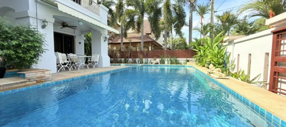 Casa de 4 dormitorios en Pattaya, Thailand No. 26569 3