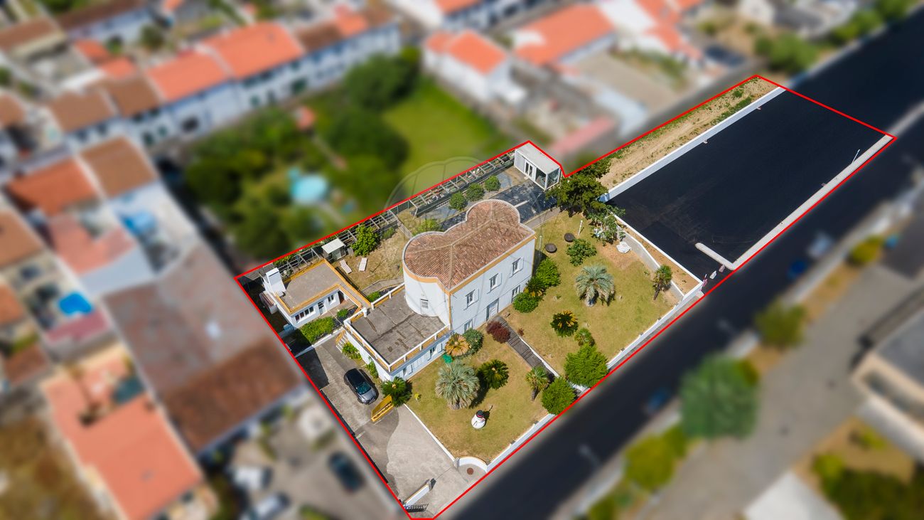 Дом с 4 спальнями в Вила Франка ду Кампу, Португалия № 185563