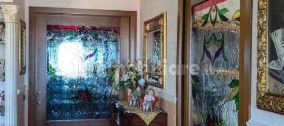 6 Schlafzimmer Wohnung in Crotone, Italy, Nr. 71257 2