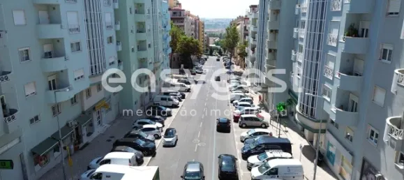 251m² Commercial property in Odivelas, Portugal No. 178038 27