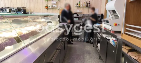 251m² Commercial property in Odivelas, Portugal No. 178038 18