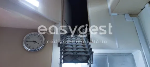 251m² Commercial property in Odivelas, Portugal No. 178038 17