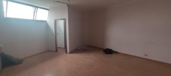 1 room Commercial property in Campobasso, Italy No. 64886 2