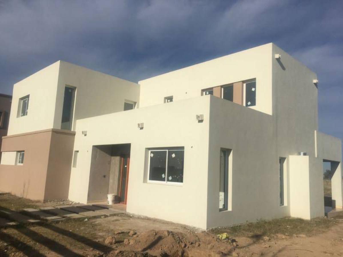 3 bedrooms House in Escobar, Argentina No. 73774