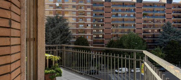 2 bedrooms Apartment in Turin, Italy No. 380307 7