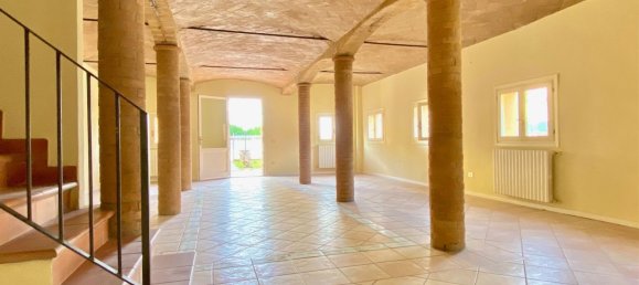 4 bedrooms Duplex in Modena, Italy No. 381658 8