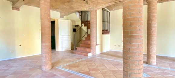 4 bedrooms Duplex in Modena, Italy No. 381658 10