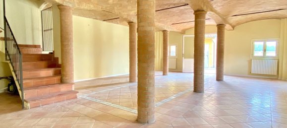 4 bedrooms Duplex in Modena, Italy No. 381658 7