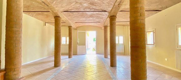 4 bedrooms Duplex in Modena, Italy No. 381658 9