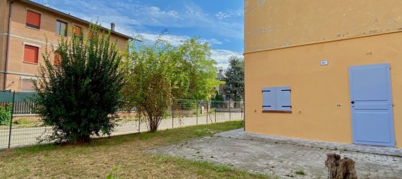 4 bedrooms Duplex in Modena, Italy No. 381658 4