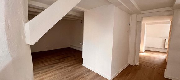 Dúplex de 2 dormitorios en Saint-Avold, France No. 52703 9