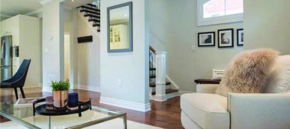 3 bedrooms House in Dundas, Canada No. 1038 5