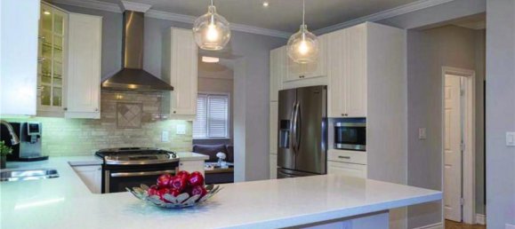 3 bedrooms House in Dundas, Canada No. 1038 3