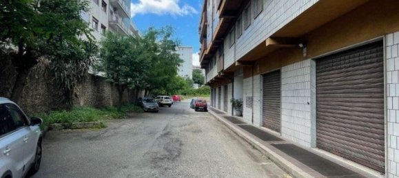 5 rooms Apartment in Cosenza, Italy No. 303599 3