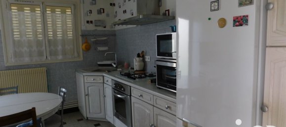 2 bedrooms House in Meyzieu, France No. 335349 8