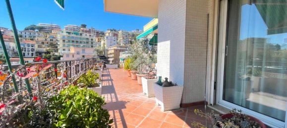 Ático de 4 habitaciónes en Sanremo, Italy No. 8633 30