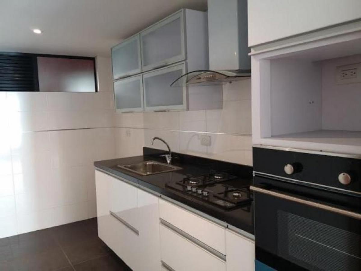 Casa de 3 dormitorios en Bogotá, Colombia No. 10771