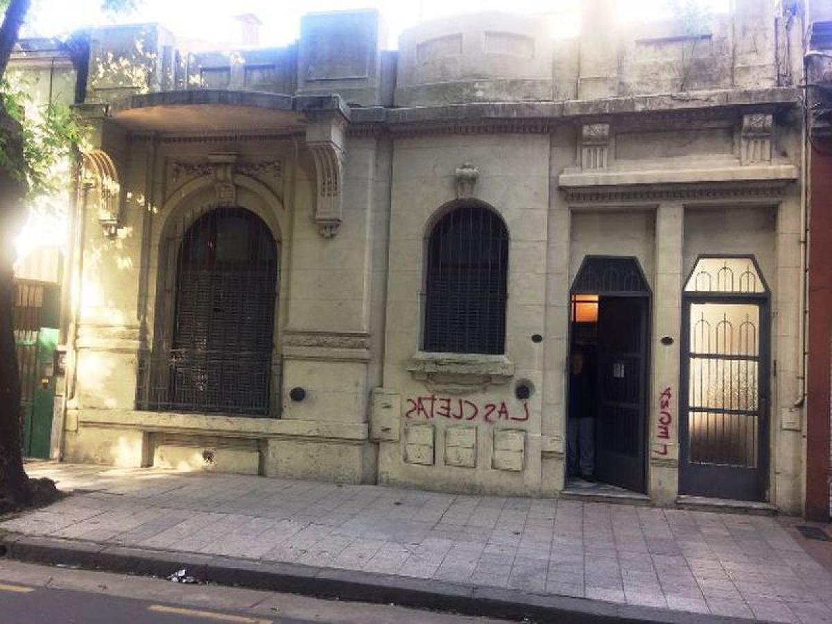 5 bedrooms House in Buenos Aires, Argentina No. 102061