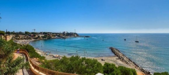 3 bedrooms Villa in La Florida, Spain No. 9338 20