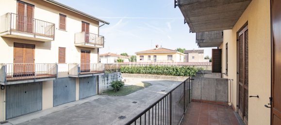 3 bedrooms Apartment in Treviglio, Italy No. 286546 4