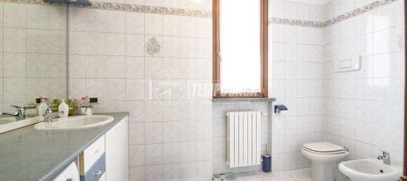 3 bedrooms Apartment in Treviglio, Italy No. 286546 5