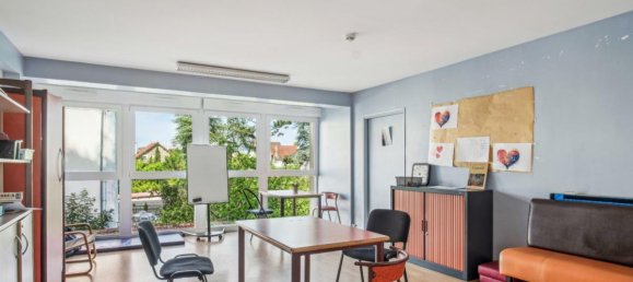 817m² Building in Chelles, France No. 345814 2