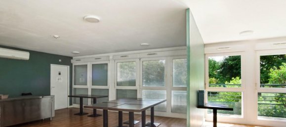 817m² Building in Chelles, France No. 345814 3