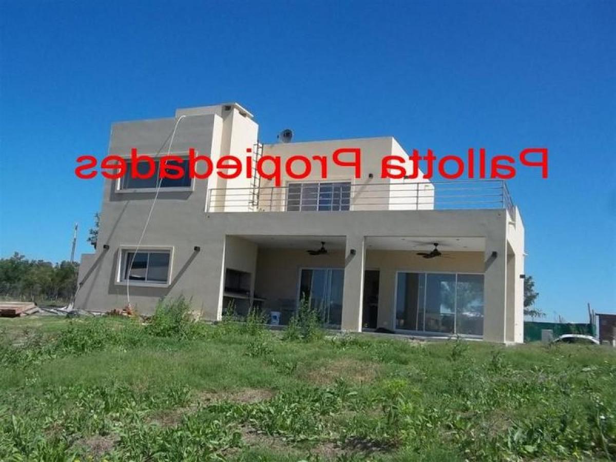 3 bedrooms House in Escobar, Argentina No. 11806