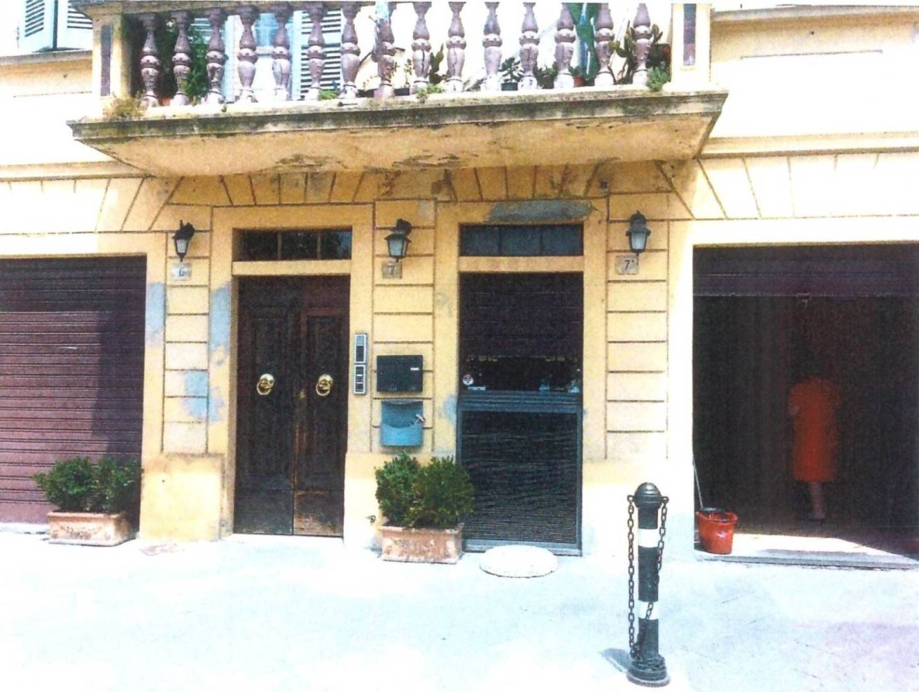 4غرفة عقار تجاري في Arezzo, Italy رقم 223975