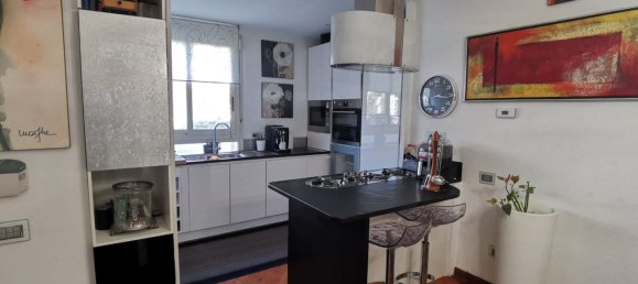 4-salle Appartement à Crema, Italy No. 87915 2