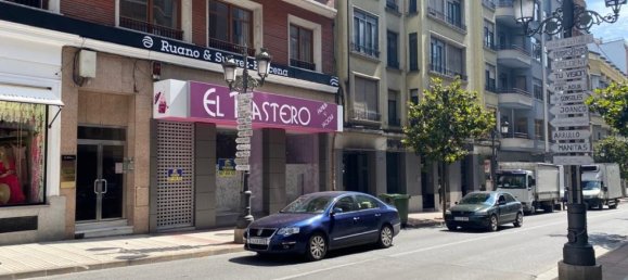 Propiedad comercial en León, Spain 371 m² No. 70261 2