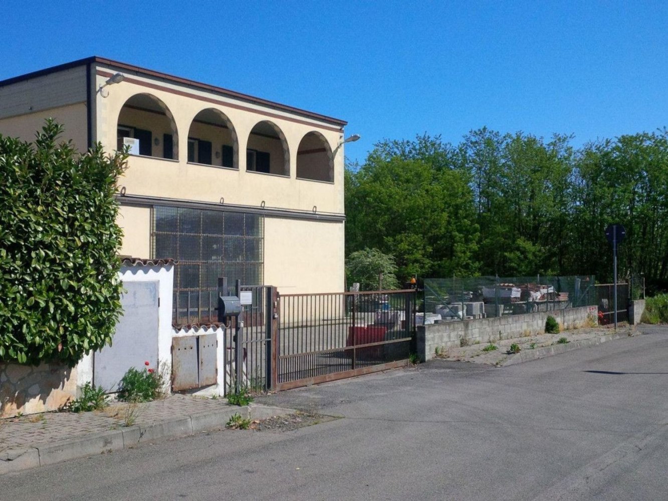 Almacén en Pavia, Italy 1013 m² No. 384844