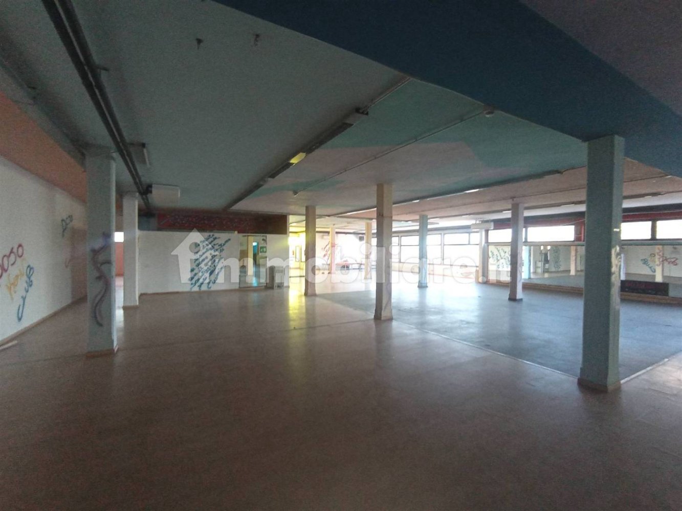 5-Zimmer Gewerbliche Immobilie in Quarrata, Italy, Nr. 39718