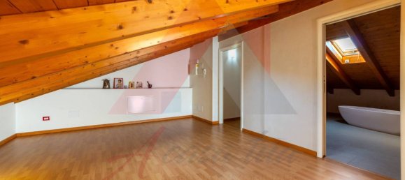 Apartamento de 2 dormitorios en Airuno, Italy No. 349826 3