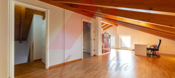 Apartamento de 2 dormitorios en Airuno, Italy No. 349826 44