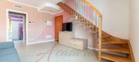 Apartamento de 2 dormitorios en Airuno, Italy No. 349826 17