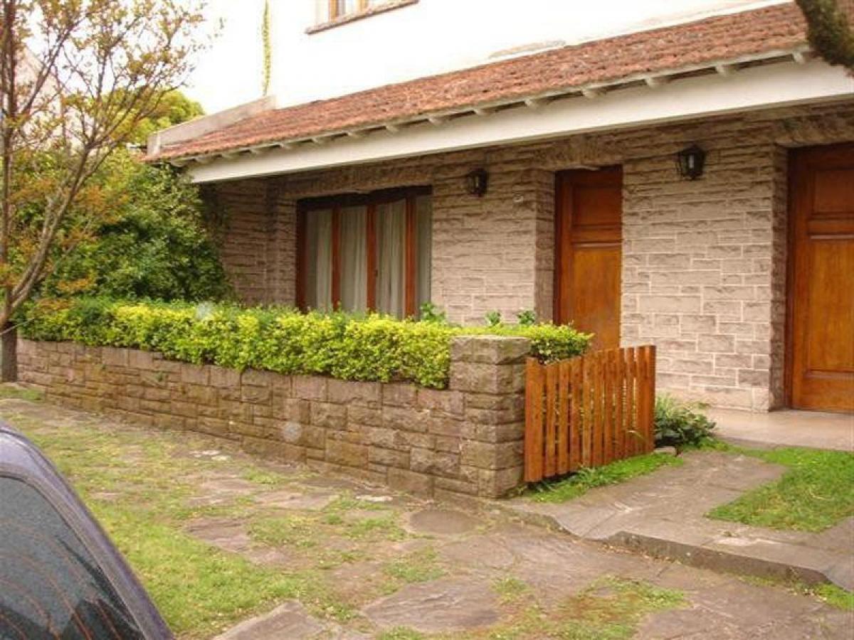 4 bedrooms House in Mar del Plata, Argentina No. 65157