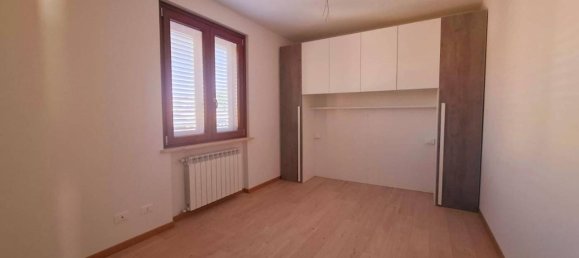 4غرفة شقة في Lonato del Garda, Italy رقم 30890 32