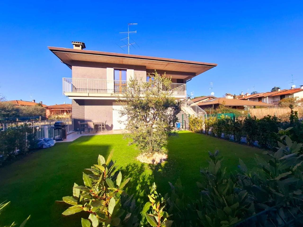 4غرفة شقة في Lonato del Garda, Italy رقم 30890