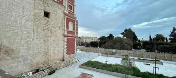 4-salle Appartement à Bisceglie, Italy No. 31912 6