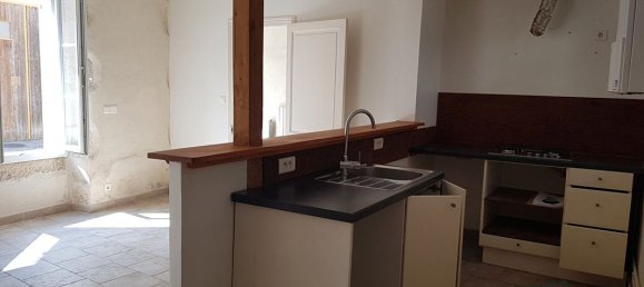 2 bedrooms House in Saint-Amand-Montrond, France No. 92645 4