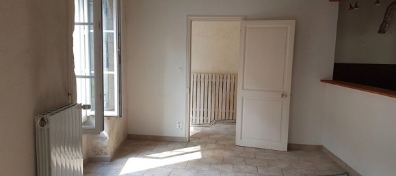 2 bedrooms House in Saint-Amand-Montrond, France No. 92645 3