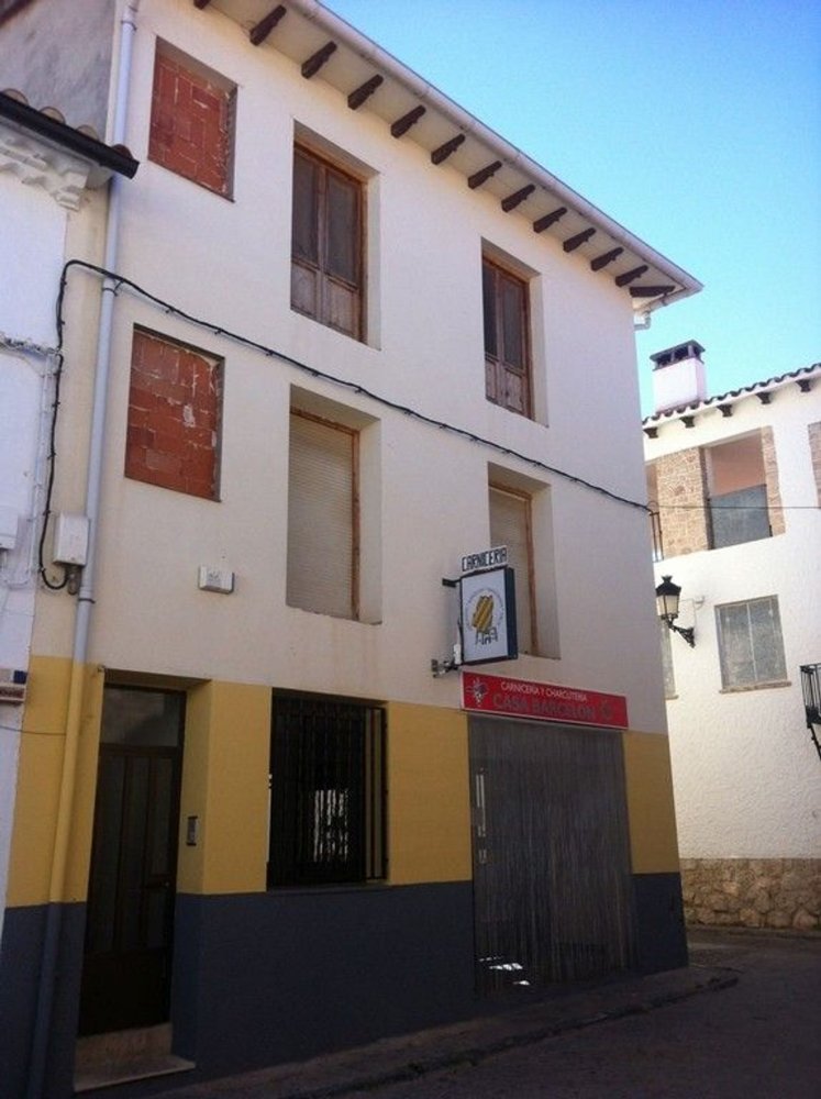 515m² Commercial property in Teruel, Spain No. 152775
