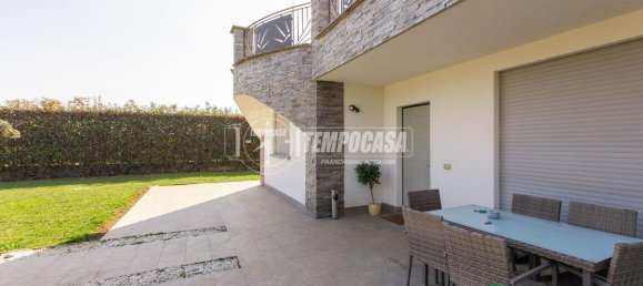 Villa de 5 habitaciónes en Magnago, Italy No. 35084 9