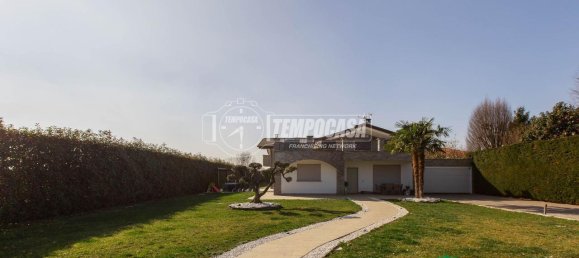 Villa de 5 habitaciónes en Magnago, Italy No. 35084 7