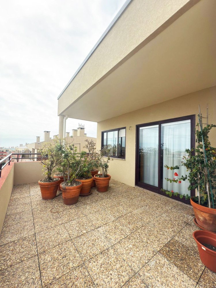 4 bedrooms Apartment in Matosinhos, Portugal No. 325186