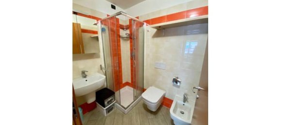 3 bedrooms Penthouse in Pisa, Italy No. 319674 4